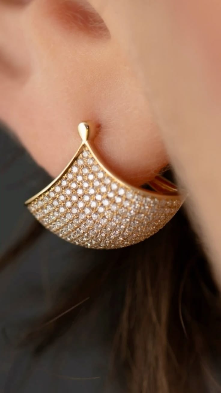 Fan Pavé Diamond Curved Earrings