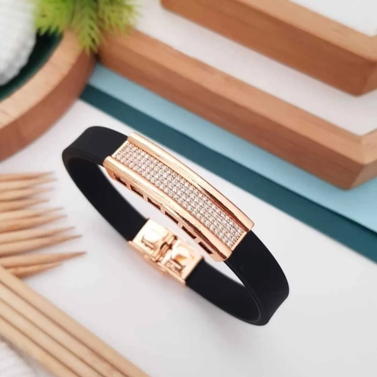 🌟 Elegant Rose Gold & Black Silicone Pavé Bracelet