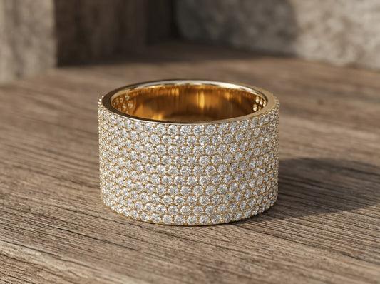 pavé diamond band