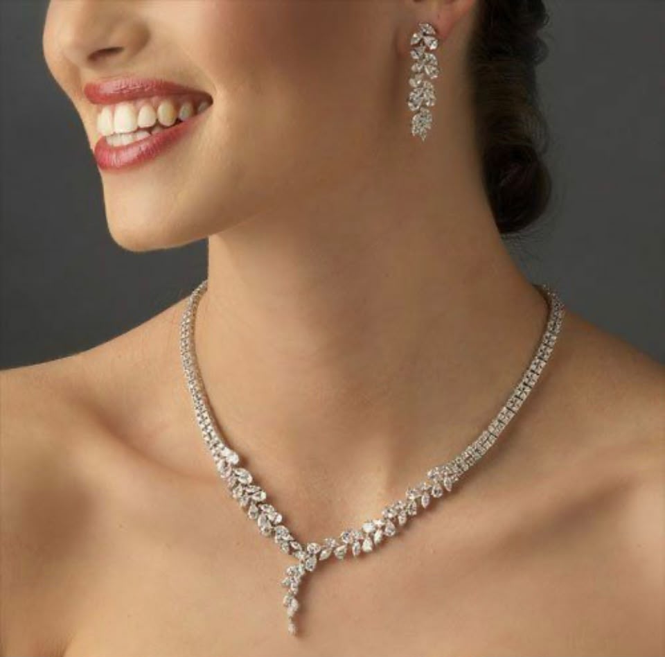 Elegant Marquise & Round Cut Bridal Jewelry Set – Necklace and Drop Earrings