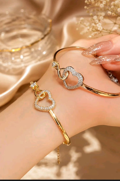 ✦ Elegant Interlocking Heart Cuff Bracelet ✦