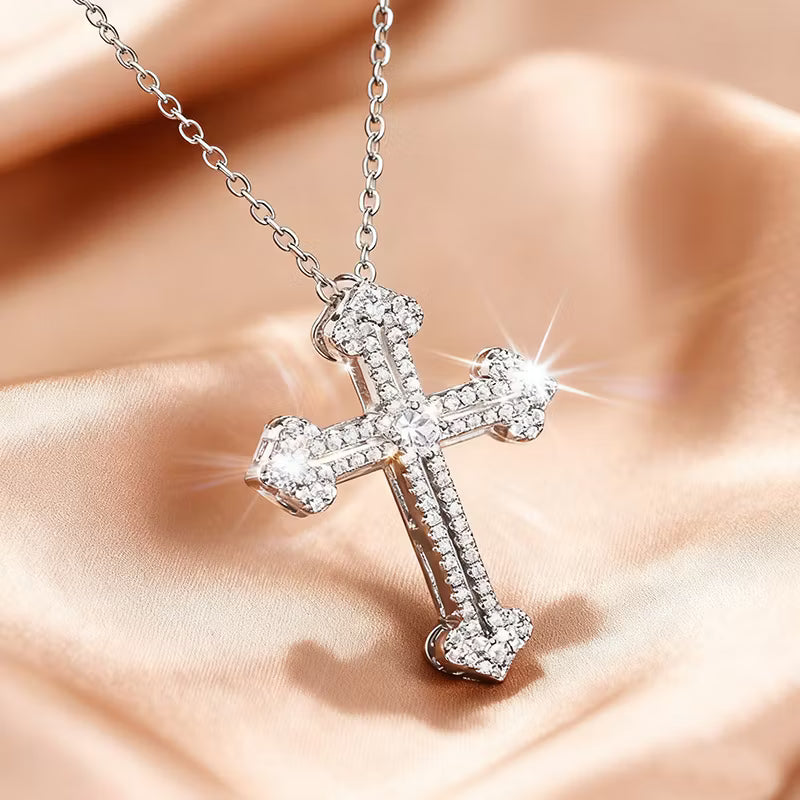 💎 Elegant Sparkling Diamond Cross Pendant Necklace