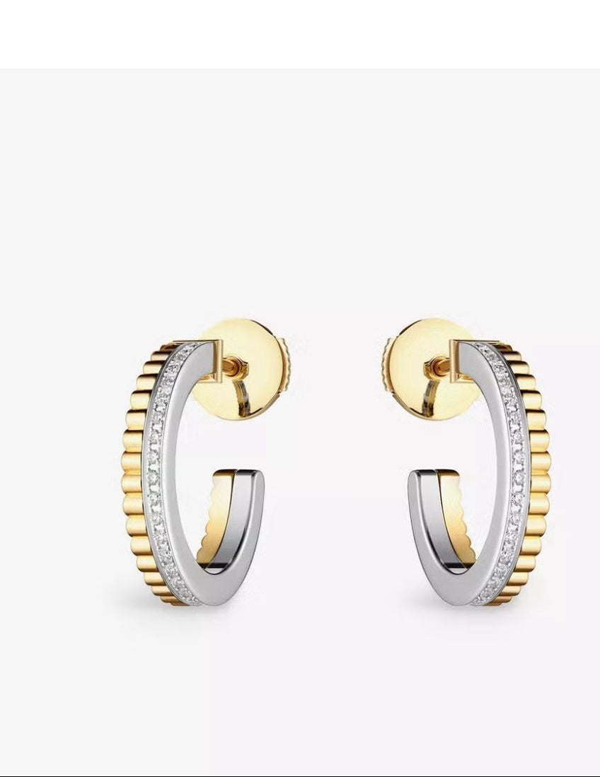 Quatre Radiante Edition hoop earrings