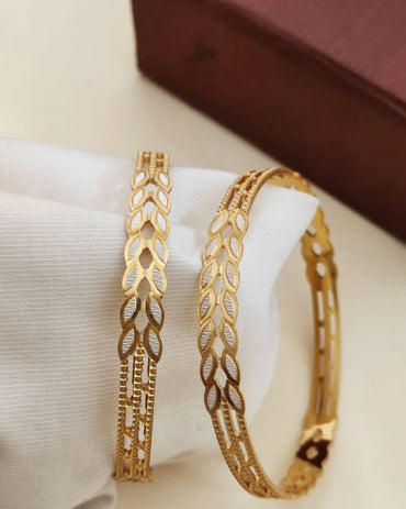 Elegant Gold-Plated Leaf Pattern Bangles