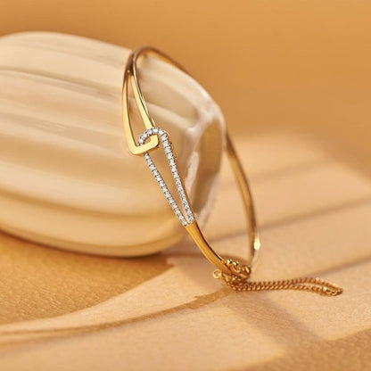 Elegant Interlocking Loop Gold & Diamond Bracelet