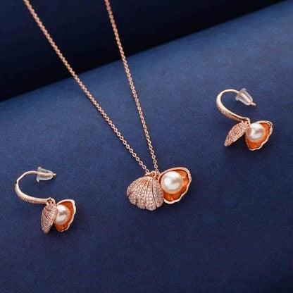 It includes a matching necklace and a pair of earrings