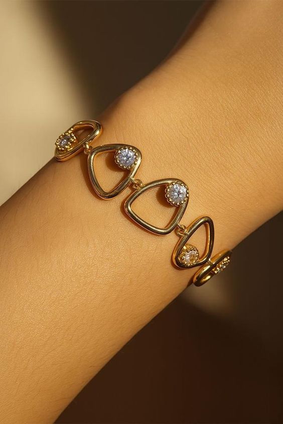 Minimalist Open-Triangle Link Bracelet