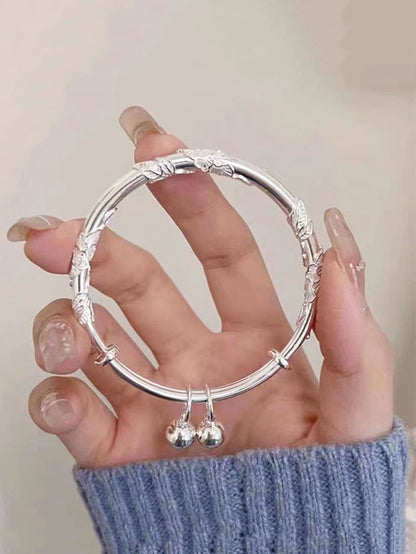 Vintage-Style Floral Silver Adjustable Bangle Bracelet