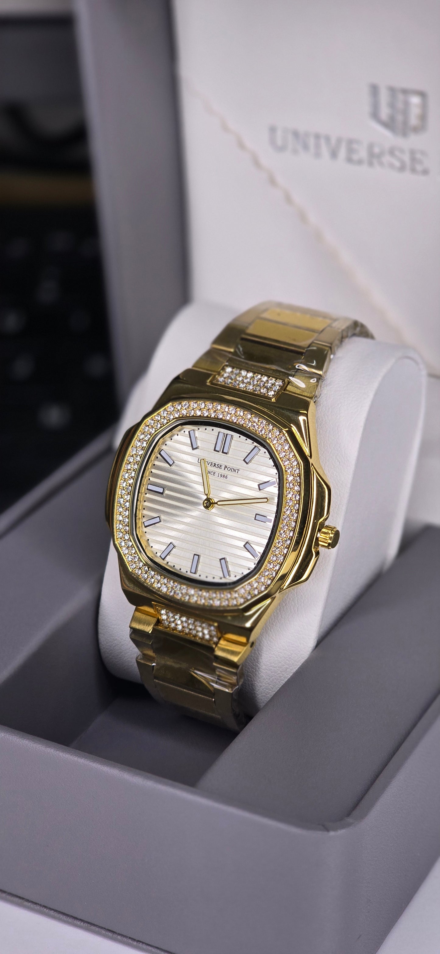 Gold Iced-Out Luxury Style Watch