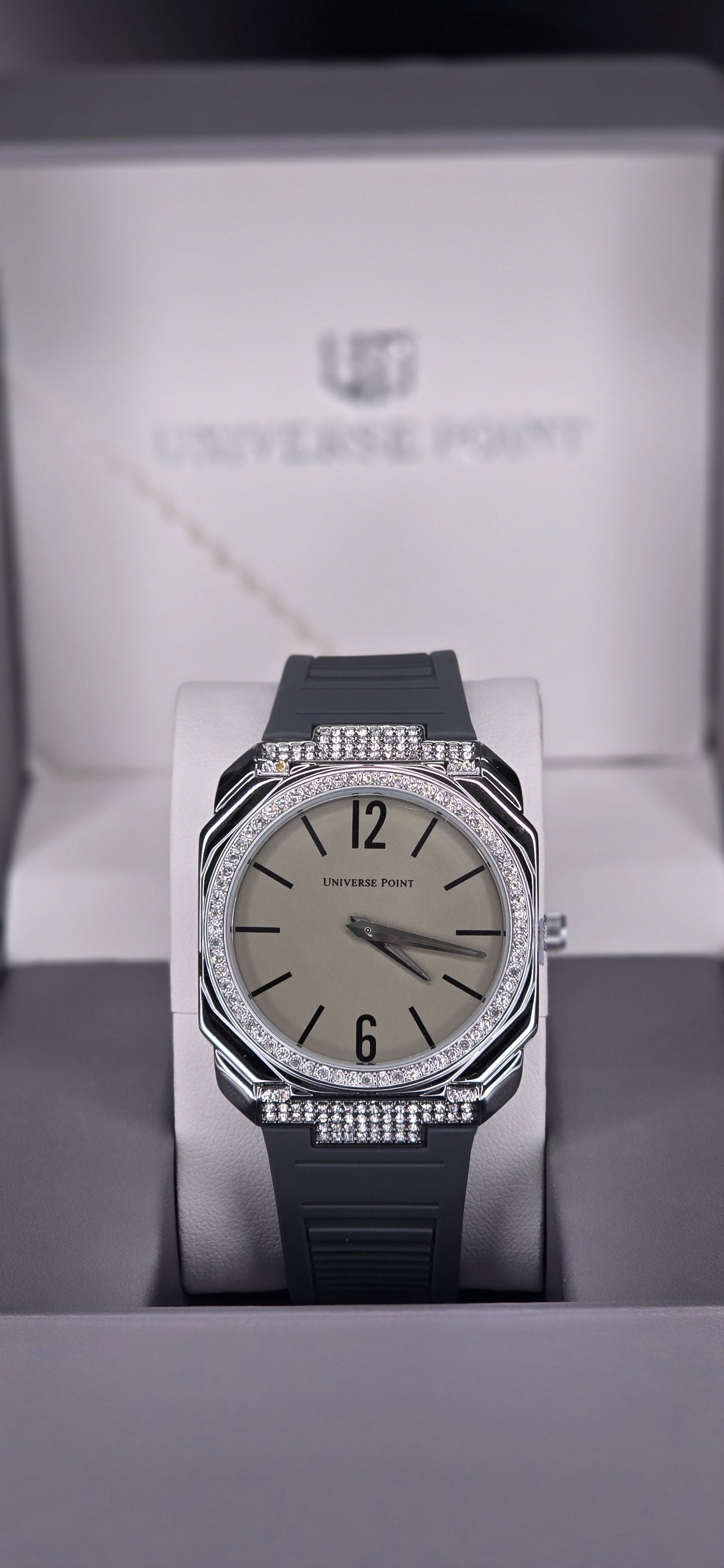 Diamond-Bezel Luxury Quartz Watch