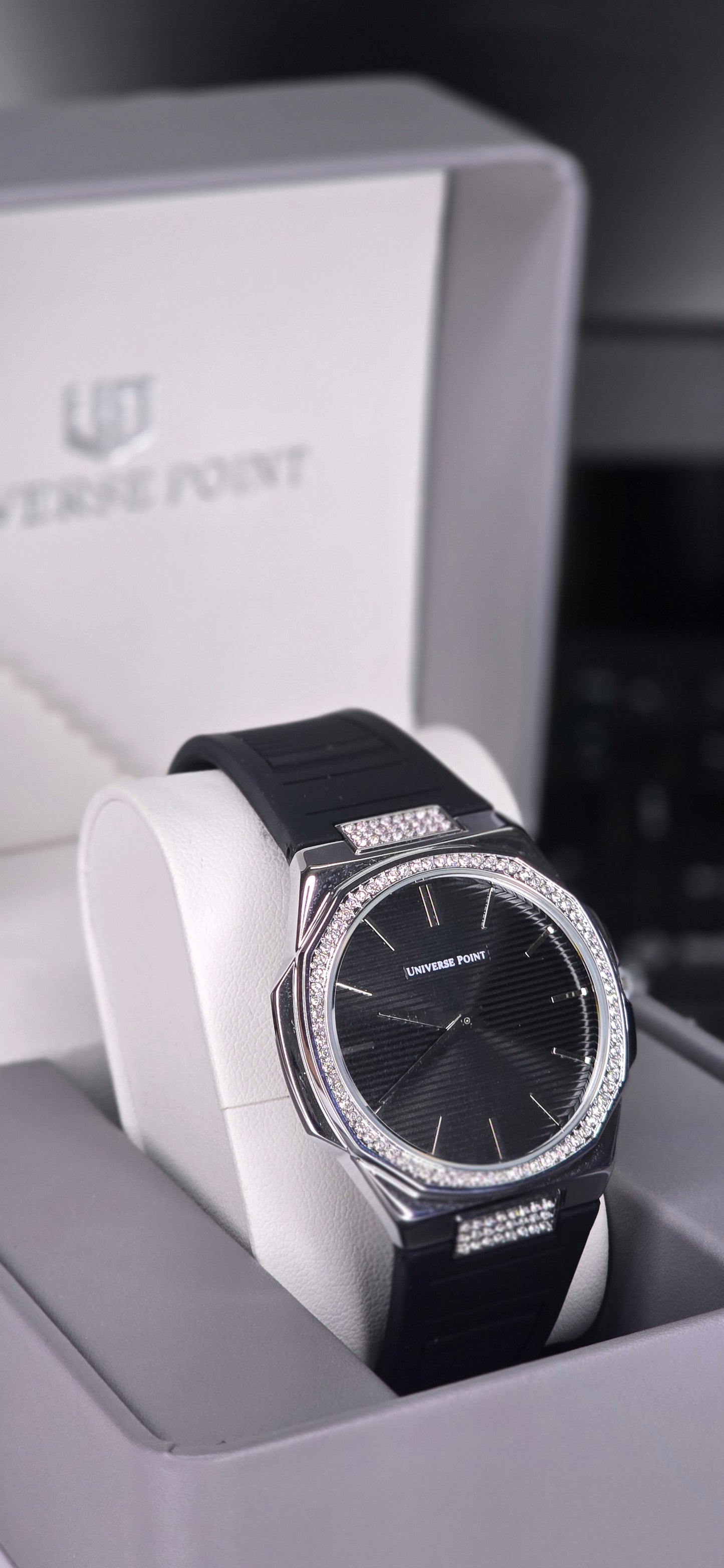 Diamond Bezel Luxury Sport Watch