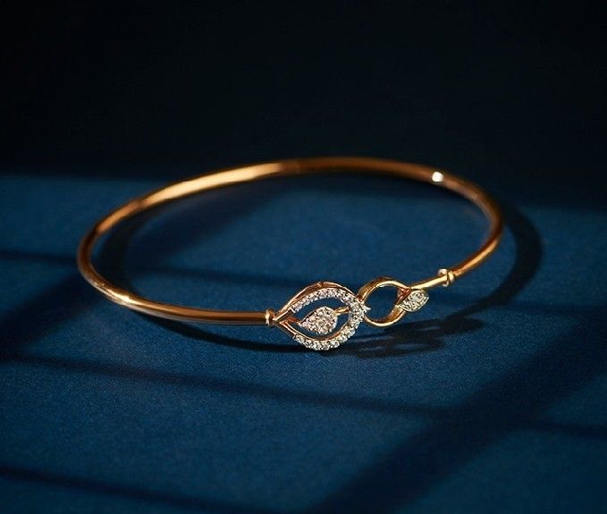 Elegant Rose Gold Diamond Leaf Bangle