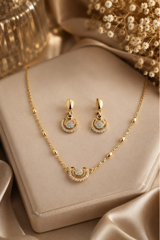Elegant Gold Horseshoe & Cluster Diamond Jewelry Set