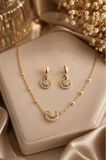 Elegant Gold Horseshoe & Cluster Diamond Jewelry Set