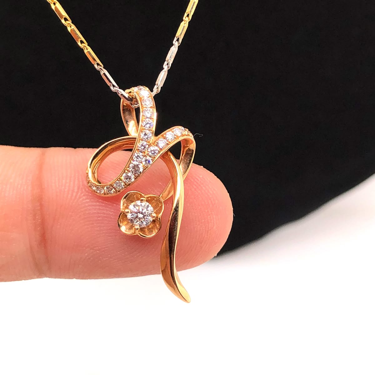 Elegant Ribbon & Flower Pendant Necklace