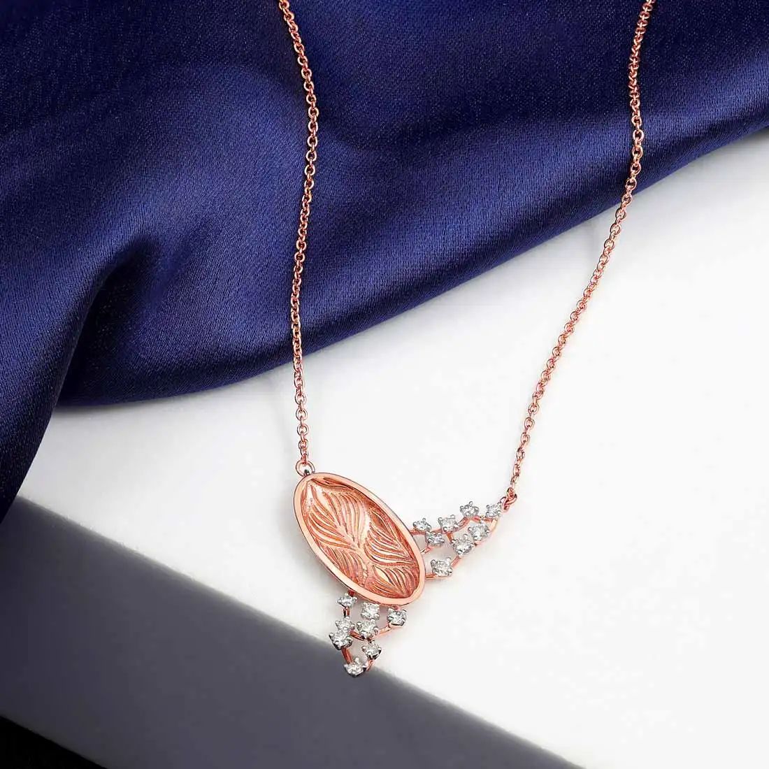 This is a beautiful, delicate rose gold necklace