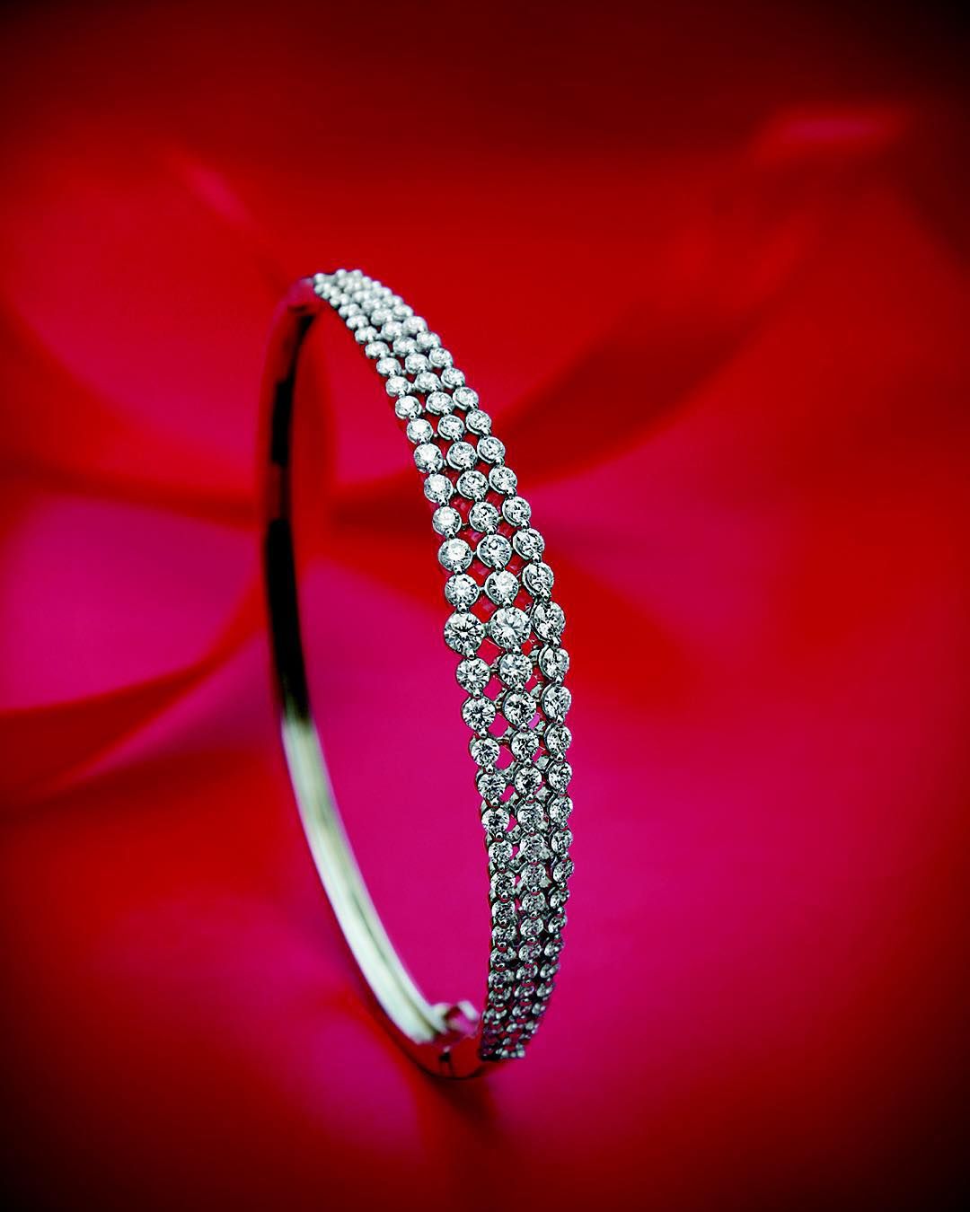 💎 Elegant 3-Row Diamond Pave Bangle Bracelet