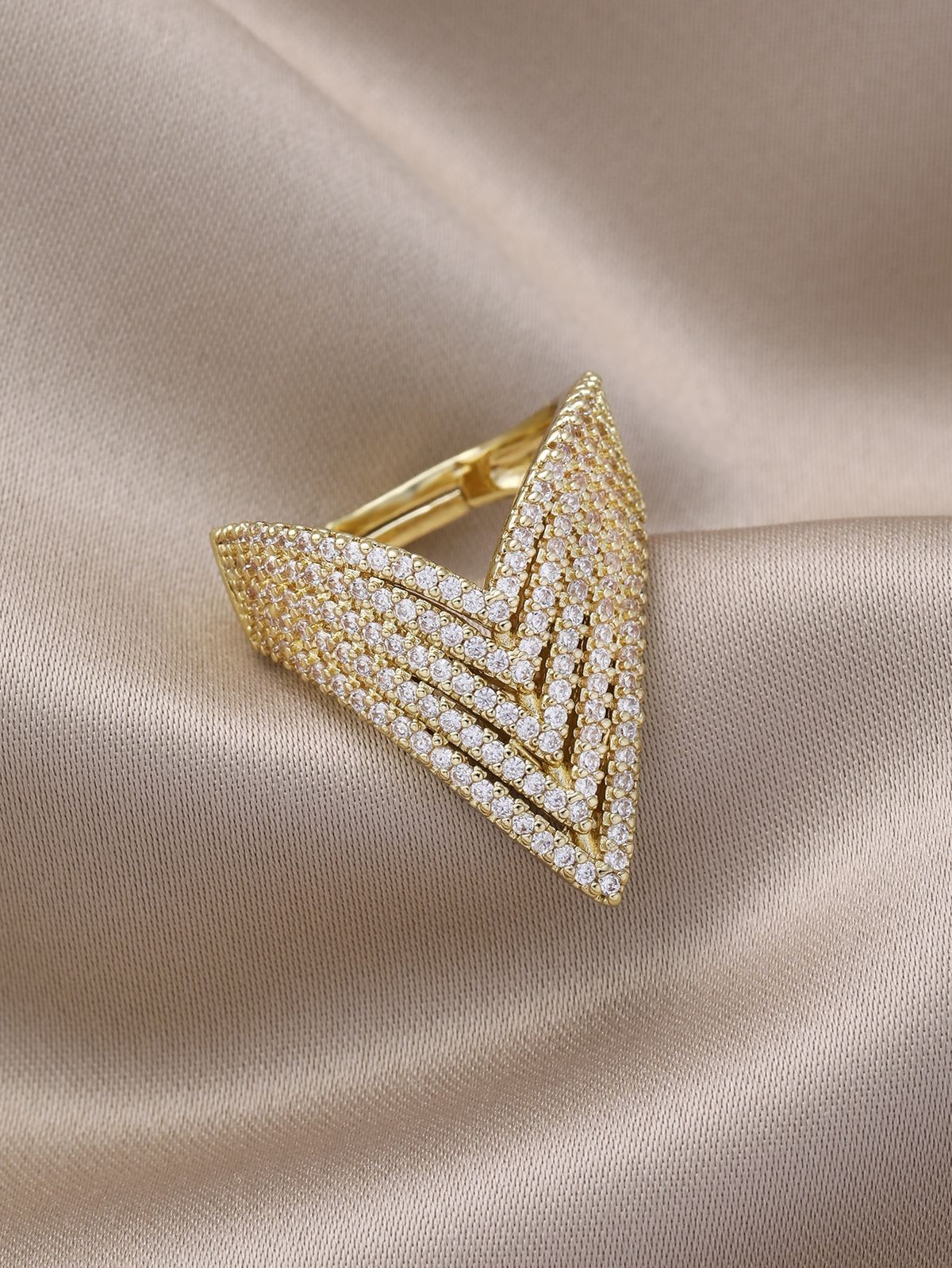 Elegant Gold V-Shape Chevron Ring