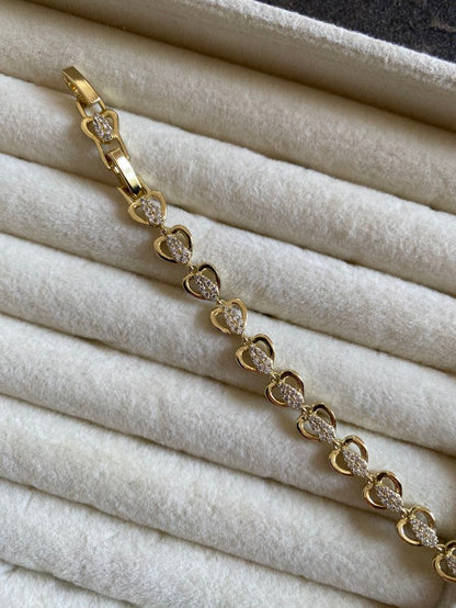 beautiful gold-toned link bracelet