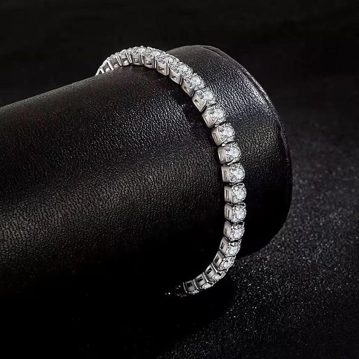 Classic Round-Cut Diamond Tennis Bracelet