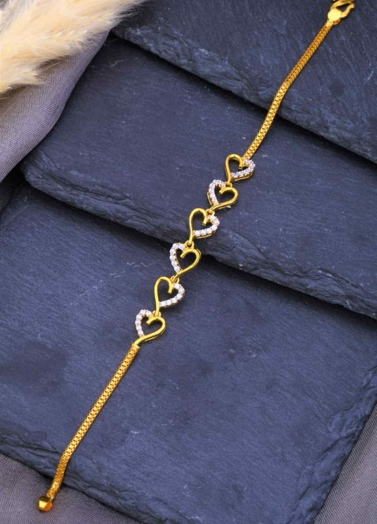 Elegant Interlocking Hearts Gold Bracelet