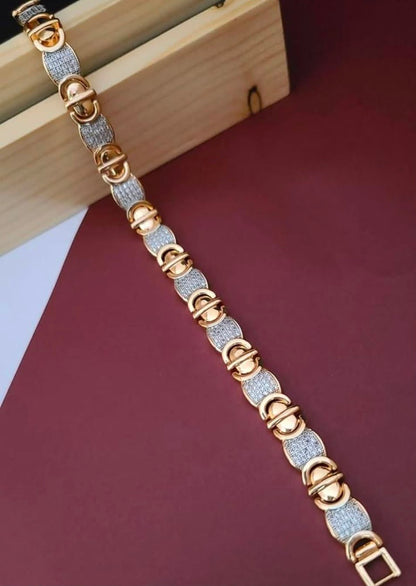 💎 Elegant Two-Tone Interlocking Link Bracelet