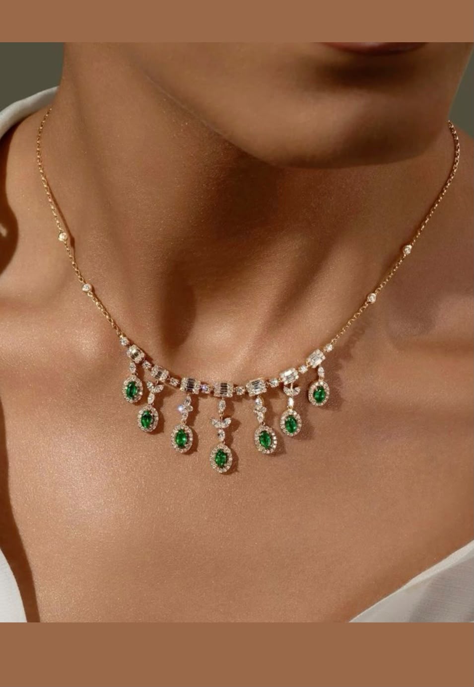 Elegant Emerald and Diamond Fringe Necklace