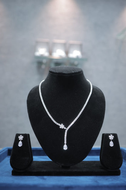 Elegant Diamond Jewelry Set: Necklace & Earrings