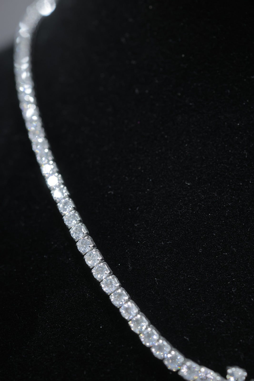 Elegant Diamond Jewelry Set: Necklace & Earrings