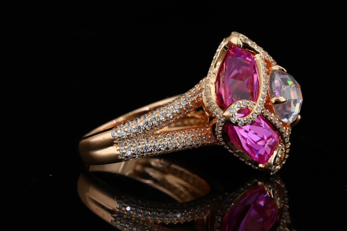 Vintage-Inspired Statement / Toi et Moi Cluster Ring