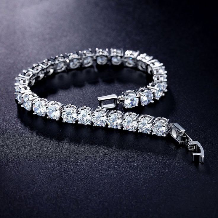 Classic Round-Cut Diamond Tennis Bracelet