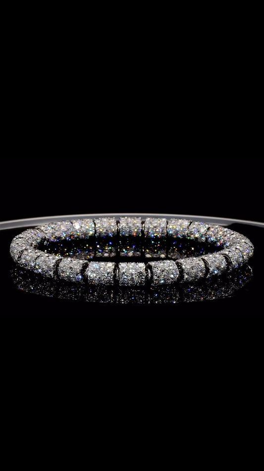 Exquisite Full-Pavé Diamond Barrel Bracelet