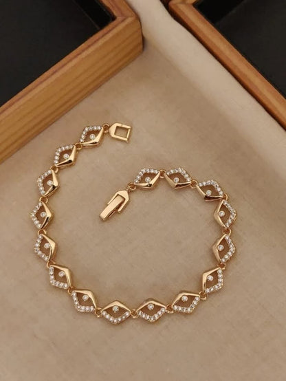 Elegant Gold-Toned Diamond-Cut Rhombus Link Bracelet