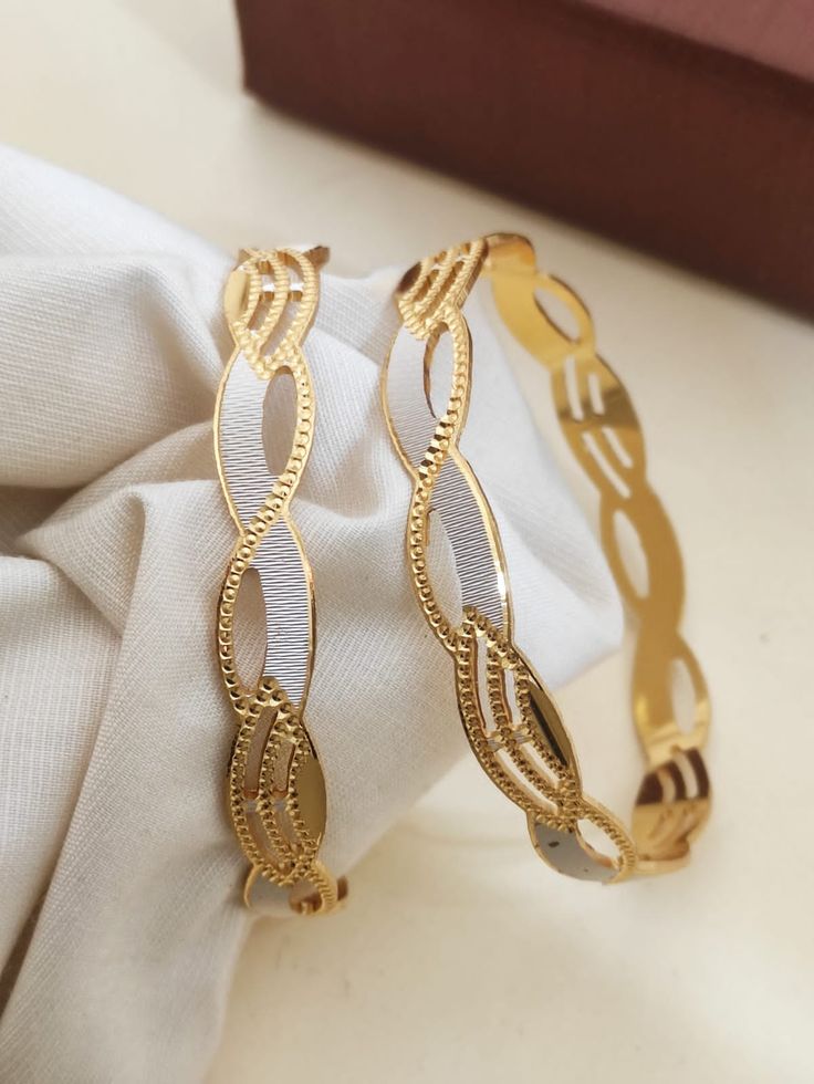 Elegant Dual-Tone Intertwined Gold Bangles