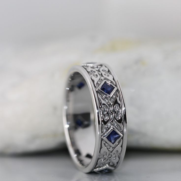 💎 Elegant Celtic-Inspired Sapphire & Diamond Band