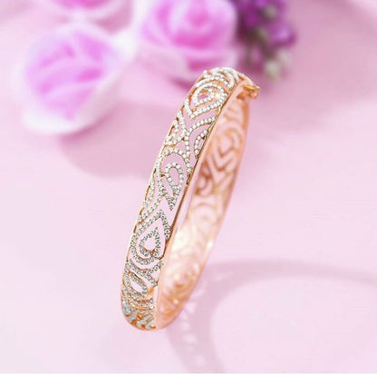 🌟 Elegant Rose Gold Diamond Filigree Bangle