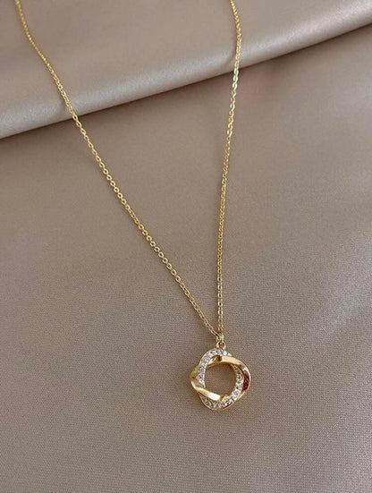Interlocking Double Circle Pendant Necklace