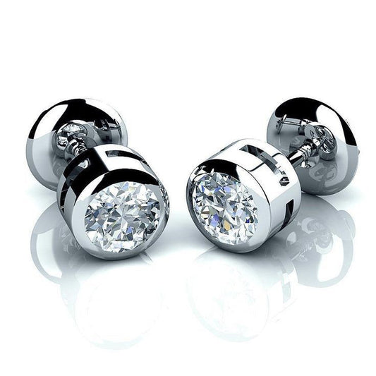 round-cut diamond stud earrings